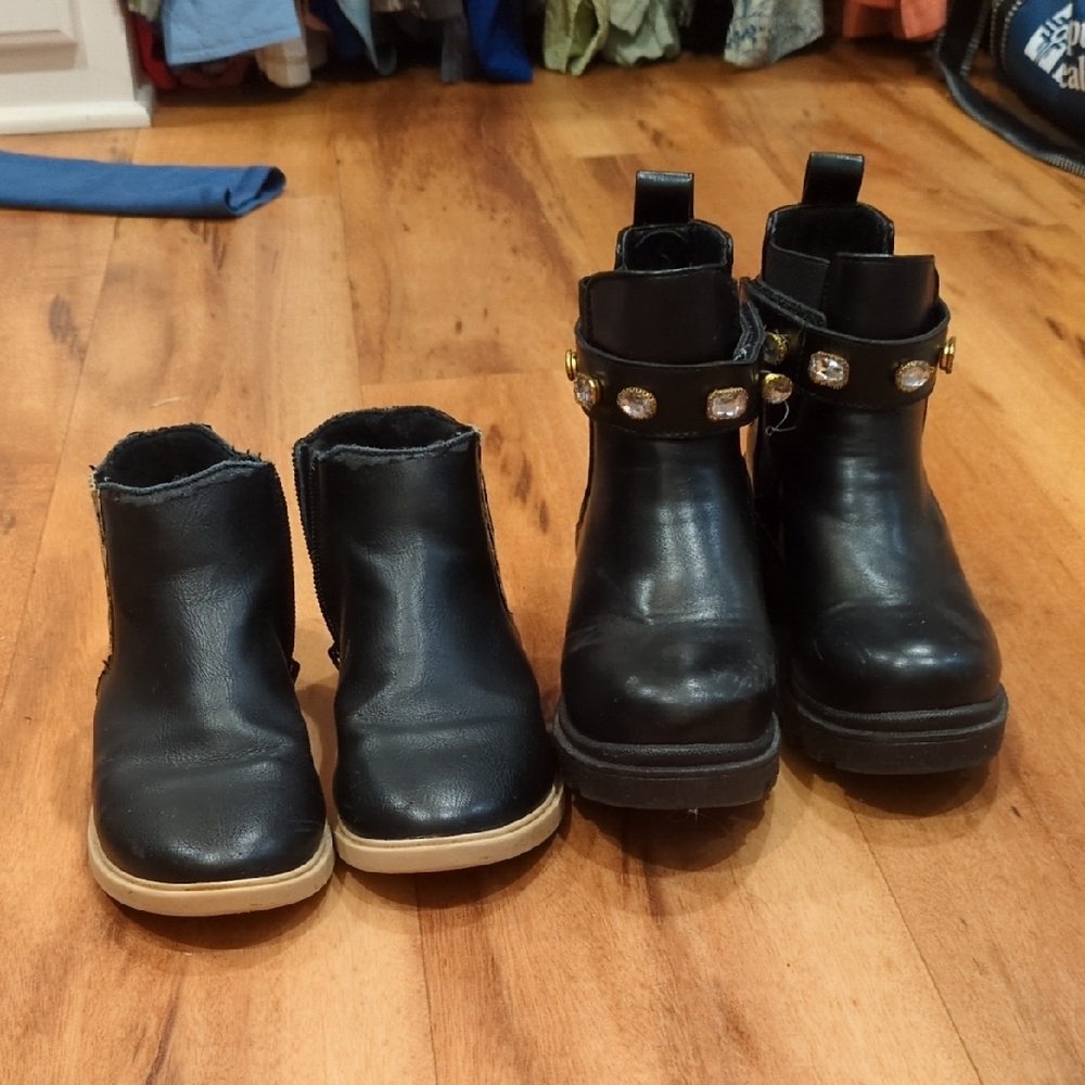 Cute Little Boots With Jewels From Lynx And Black Boots With Cheetah Print On It